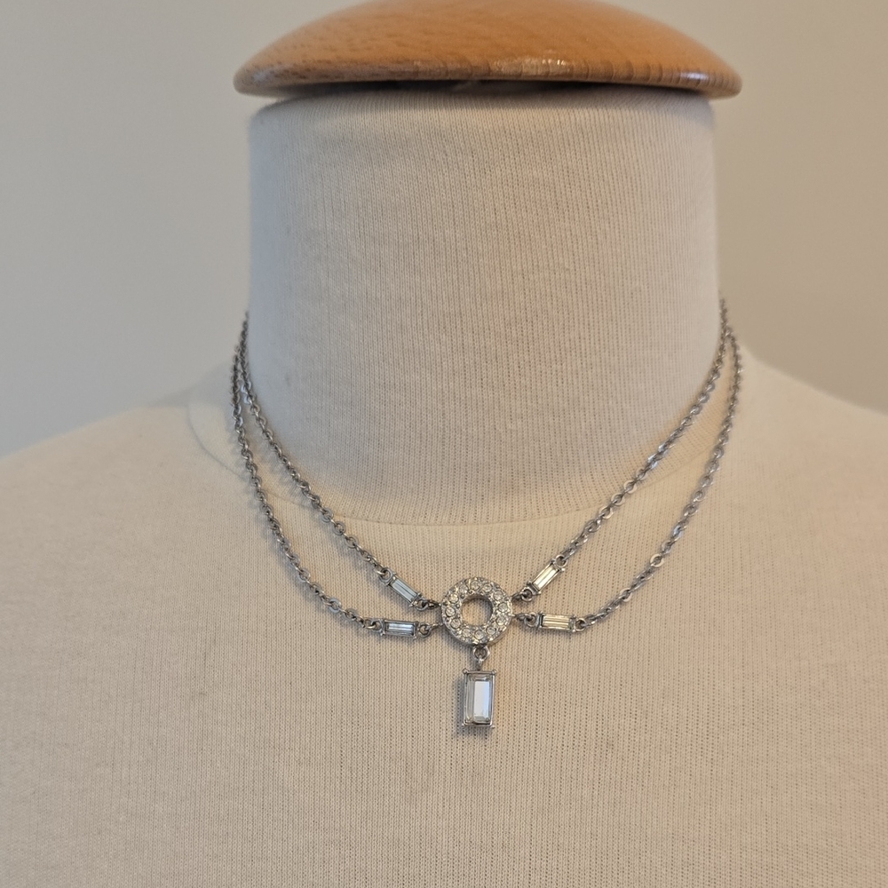 Elegant Silver Necklace with Crystal Accents